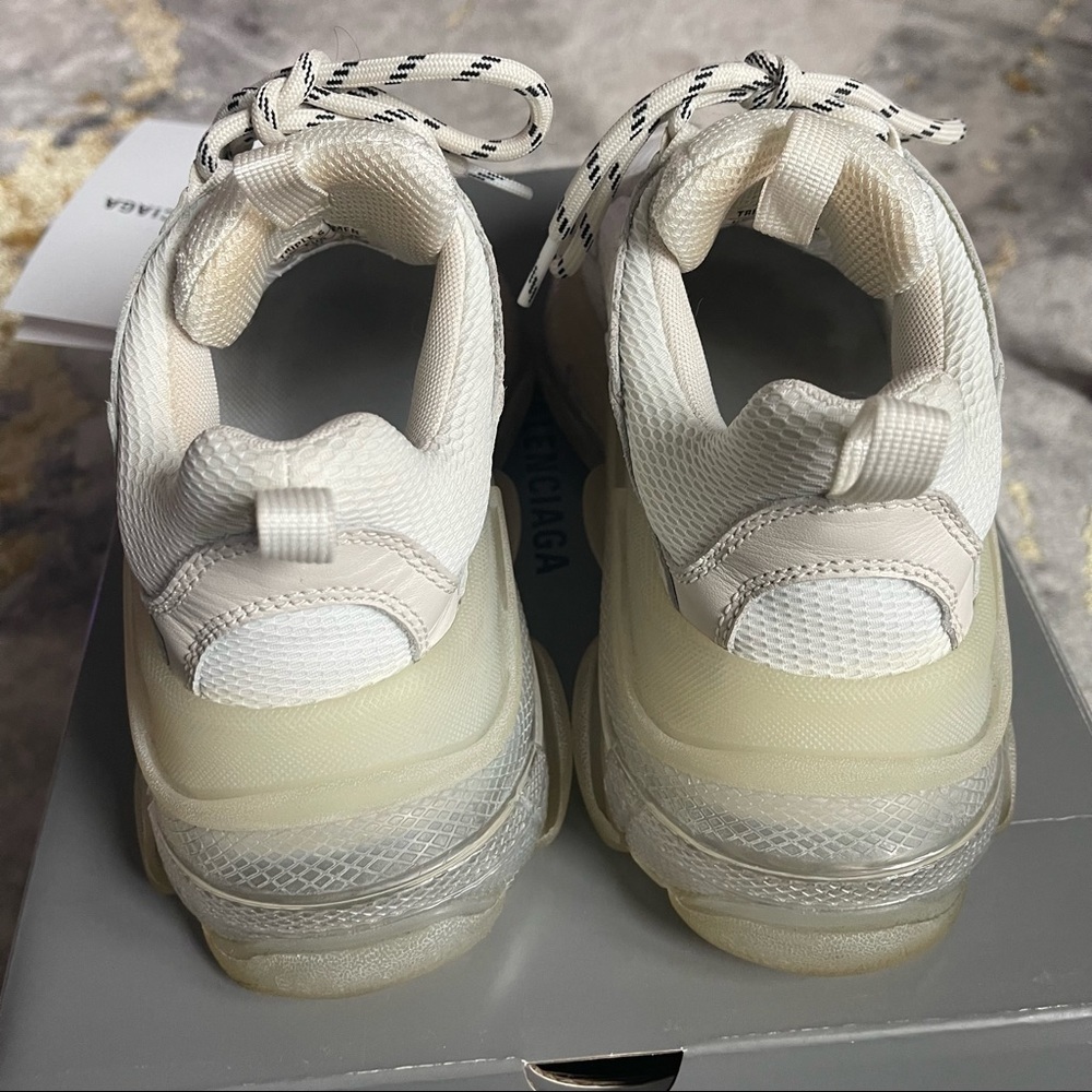 BALENCIAGA WOMEN'S TRIPLE S SNEAKER CLEAR SOLE IN WHITE - Picture 8 of 9
